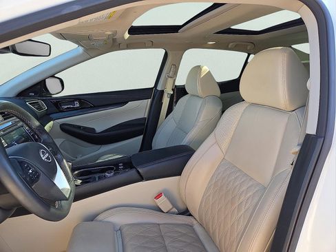Used 2023 Nissan Maxima Platinum w/ Sport Mat Group FWD image 13
