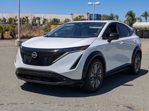 Used 2024 Nissan Ariya AWD image 8