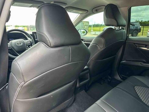 Used 2023 Toyota Camry SE FWD image 17