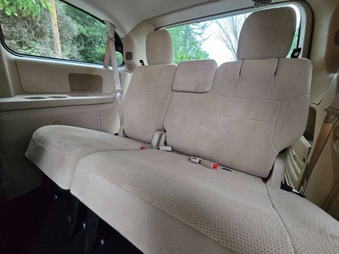 Used 2013 Dodge Grand Caravan SE FWD image 31