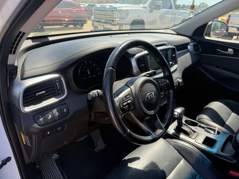 Used 2016 Kia Sorento SX FWD image 11