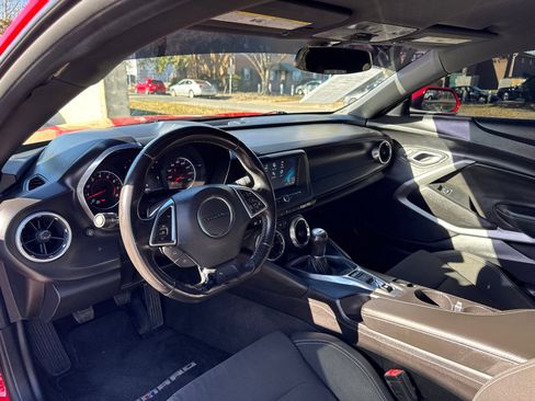 Used 2016 Chevrolet Camaro LT image 13