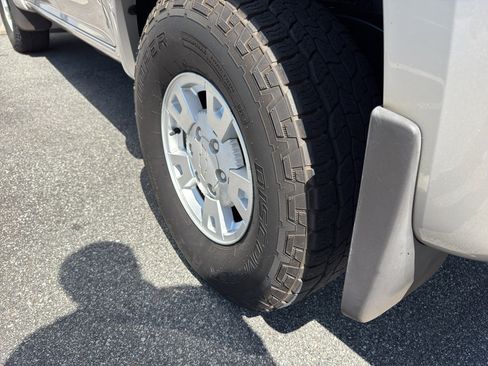 Used 2005 Chevrolet Colorado LS AWD/4WD image 8