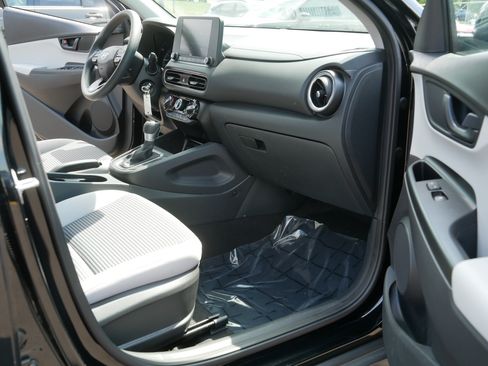Used 2023 Hyundai Kona SE w/ Cargo Package AWD/4WD image 19