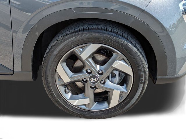 Used 2025 Hyundai Venue SEL FWD image 11