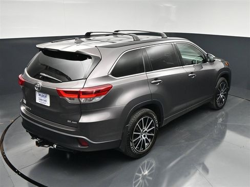 Used 2018 Toyota Highlander SE AWD/4WD image 24