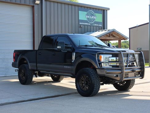 Used 2017 Ford F250 King Ranch w/ King Ranch Ultimate Package AWD/4WD image 1