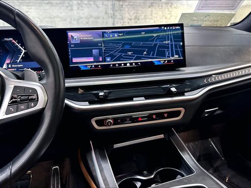 Used 2025 BMW X7 xDrive40i w/ M Sport Package AWD/4WD image 9