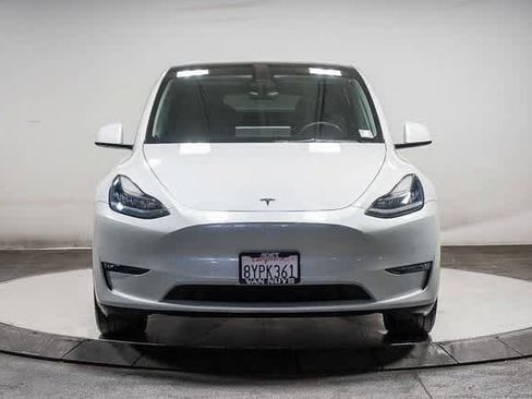 Used 2021 Tesla Model Y Long Range image 6