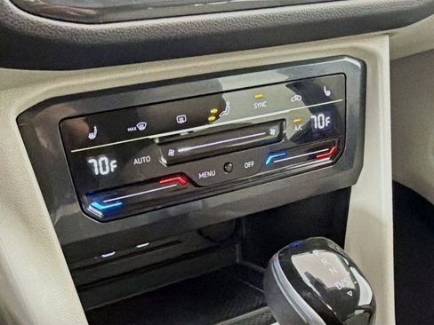 Used 2024 Volkswagen Tiguan SE image 16