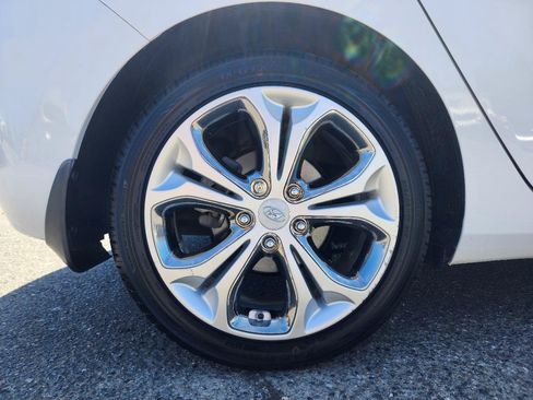 Used 2014 Hyundai Elantra GT w/ Option Group 03 FWD image 42