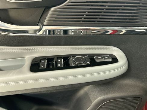 Used 2022 Lincoln Corsair AWD w/ Equipment Group 101A image 11