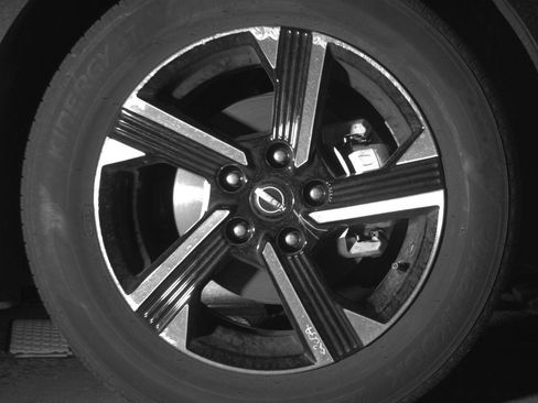 Used 2025 Nissan Sentra SV FWD image 13