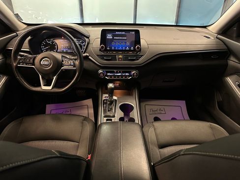 Used 2019 Nissan Altima 2.5 SV FWD image 9
