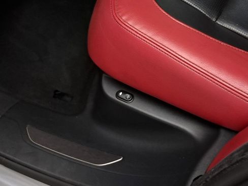 Used 2019 Jaguar F-PACE S image 33