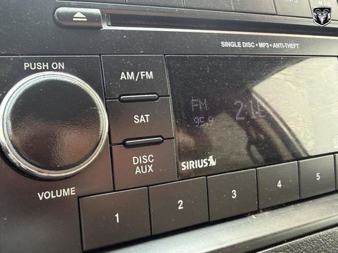 Used 2016 Dodge Grand Caravan SXT FWD image 23