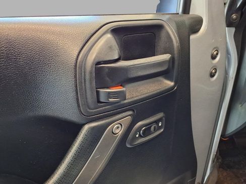 Used 2018 Jeep Wrangler Unlimited Sport S image 17