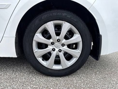 Used 2024 Toyota Corolla LE FWD image 9