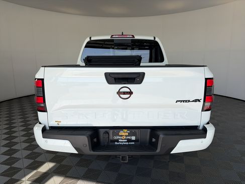 Used 2024 Nissan Frontier SL AWD/4WD image 9