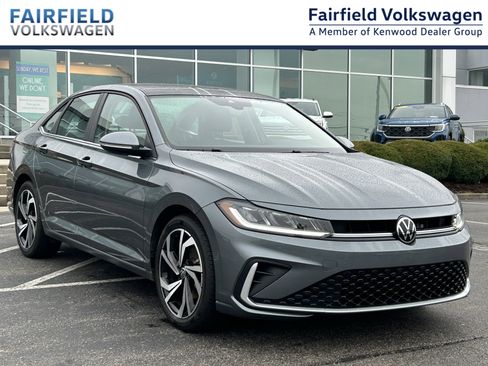 Certified 2025 Volkswagen Jetta SEL image 1