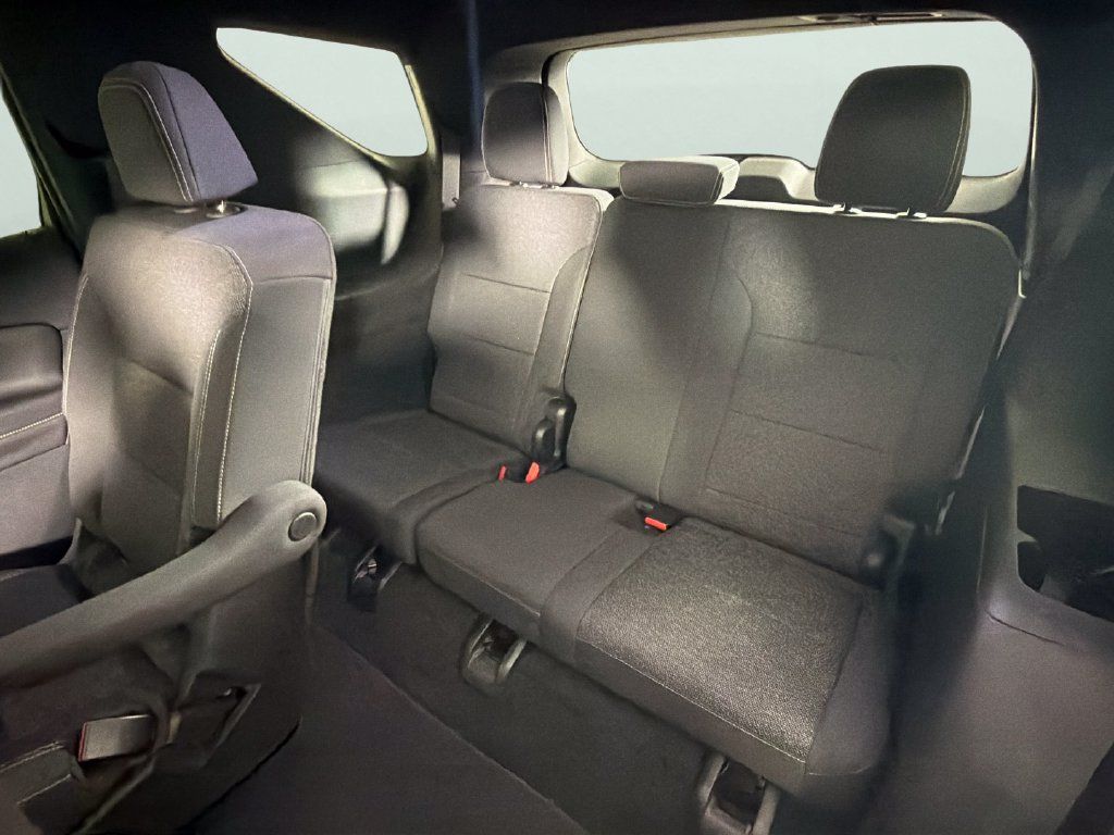 Used 2024 Chevrolet Traverse LT FWD image 28