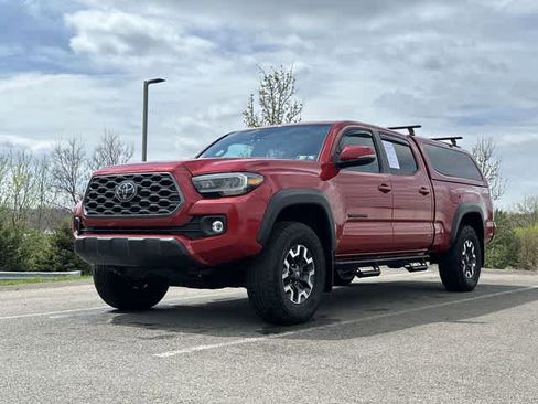 Used 2023 Toyota Tacoma TRD Off-Road w/ Technology Package image 18