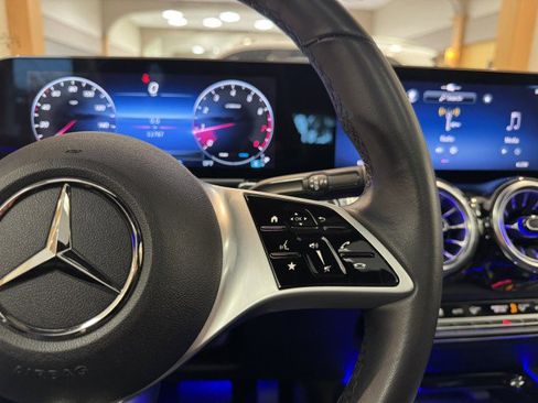 Certified 2025 Mercedes-Benz GLB 250 image 20