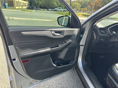 Used 2022 Ford Escape SEL image 14