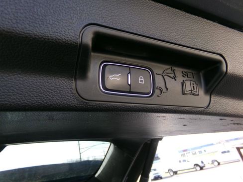 Used 2023 Ford Explorer 4WD image 38