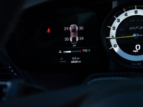 Used 2022 Porsche 911 GT3 RWD image 12