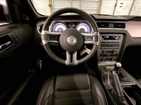 Used 2012 Ford Mustang Premium RWD image 5