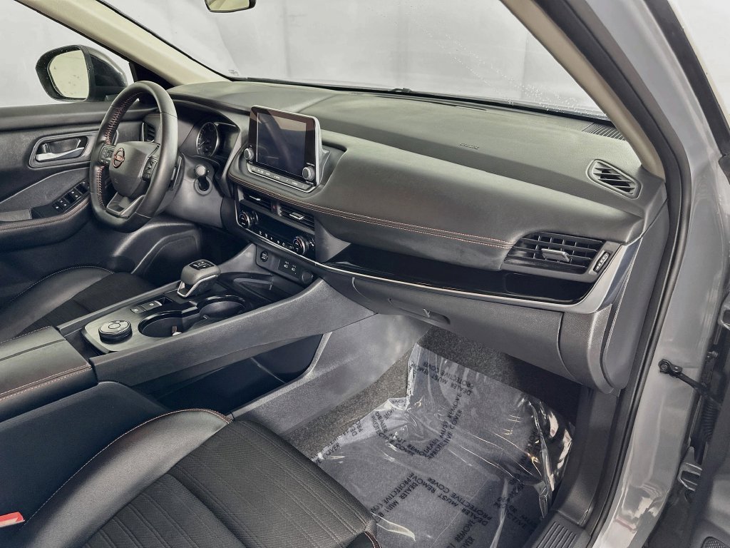 Certified 2025 Nissan Rogue SV AWD/4WD image 36