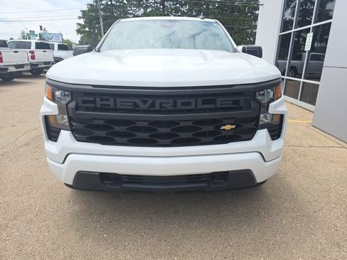 Used 2023 Chevrolet Silverado 1500 Custom RWD image 2