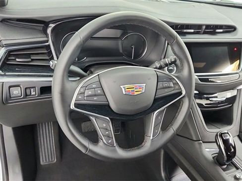 Certified 2025 Cadillac XT5 Premium Luxury w/ LPO, Floor Liner Package image 13