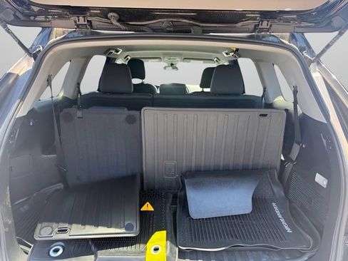 Used 2019 Toyota Highlander LE AWD/4WD image 7
