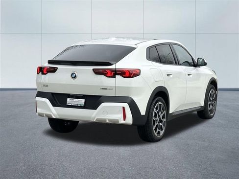 Used 2026 BMW X2 xDrive28i image 5