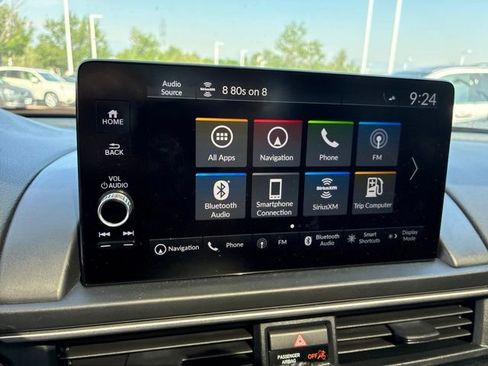 Used 2024 Honda Pilot Touring image 14