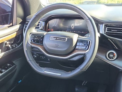 Used 2023 Jeep Grand Wagoneer 4WD w/ Flexible Seating Group image 21