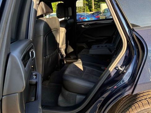 Used 2019 Porsche Macan AWD/4WD image 24