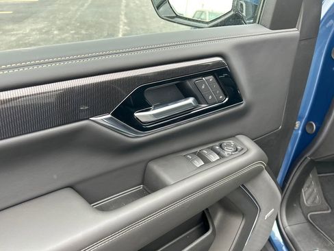 New 2026 GMC Yukon XL Elevation w/ Elevation Premium Package AWD/4WD image 15