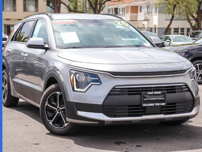Certified 2025 Kia Niro EX