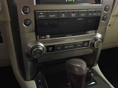 Used 2014 Lexus GX 460 w/ Premium Package AWD/4WD image 23
