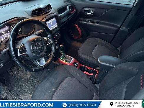 Used 2018 Jeep Renegade Trailhawk image 7