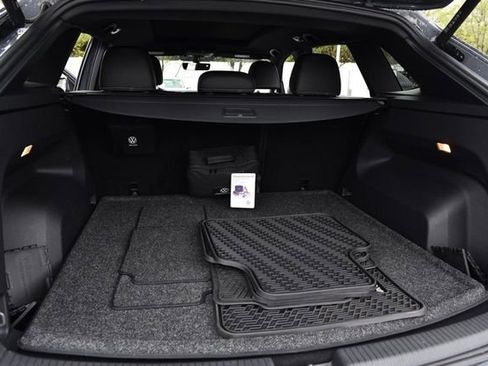 Certified 2023 Volkswagen Atlas Cross Sport SE w/ Panoramic Sunroof Package image 25