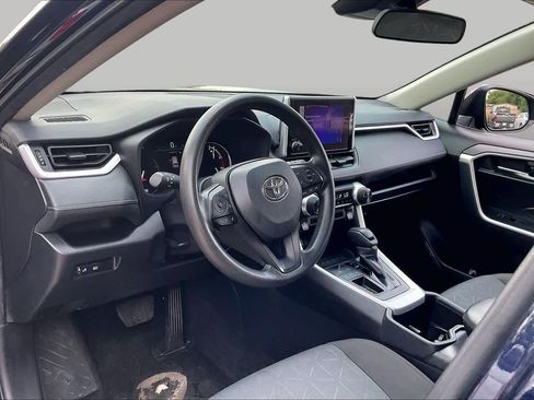 Used 2024 Toyota RAV4 XLE FWD image 17