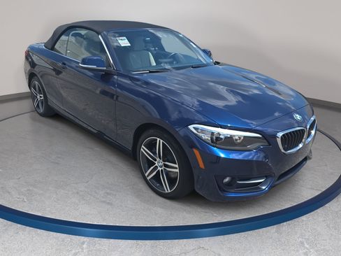 Used 2017 BMW 230i Convertible RWD image 3