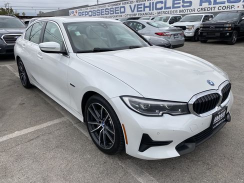 Used 2022 BMW 330e w/ Driving Assistance Package RWD image 7