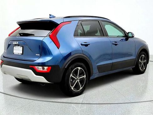 Used 2025 Kia Niro EX FWD image 5