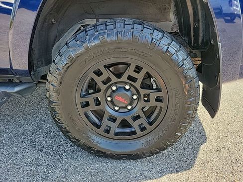 Used 2022 Toyota 4Runner TRD Off-Road AWD/4WD image 8
