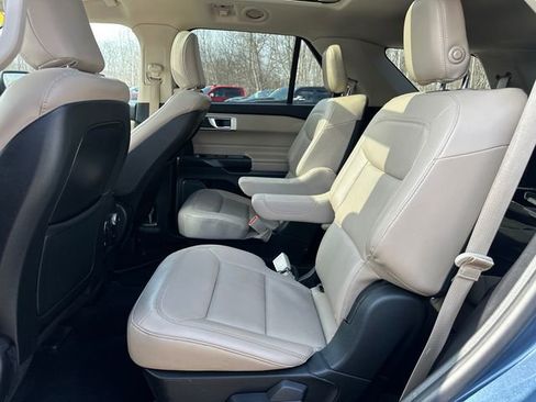 Used 2020 Ford Explorer XLT w/ Equipment Group 202A image 15